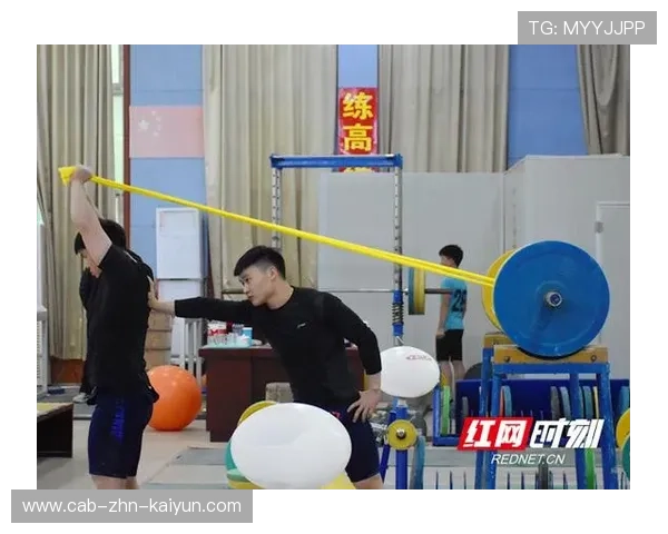 举重俱乐部完善青少年训练档案与阶段性评估方案，青少年举重训练视频
